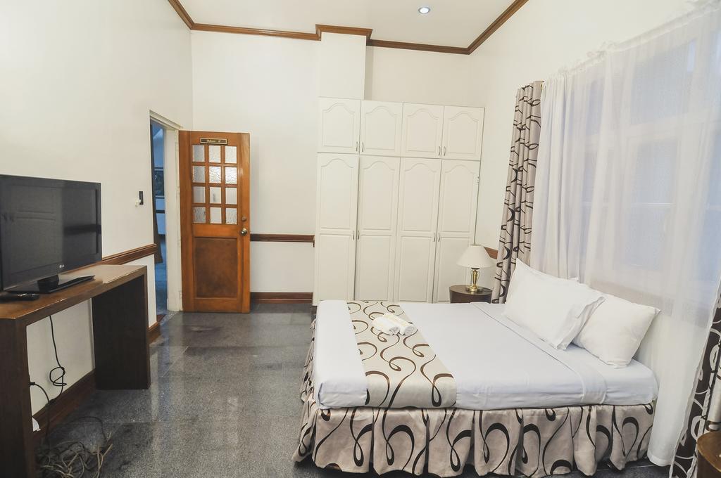Villa Jhoana Resort Angono Экстерьер фото